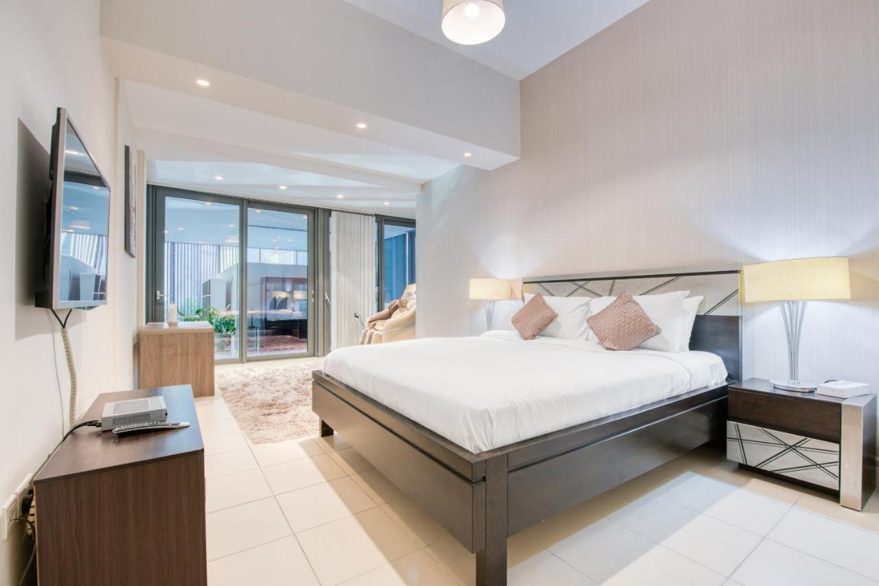 Maison Privee - Big, Bright, Luxury Marina Views Apt Next To Beach Dubaï Extérieur photo